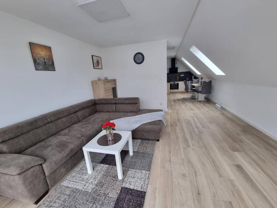New & Modern Apartment Near Duesseldorf ヴィリッヒ エクステリア 写真